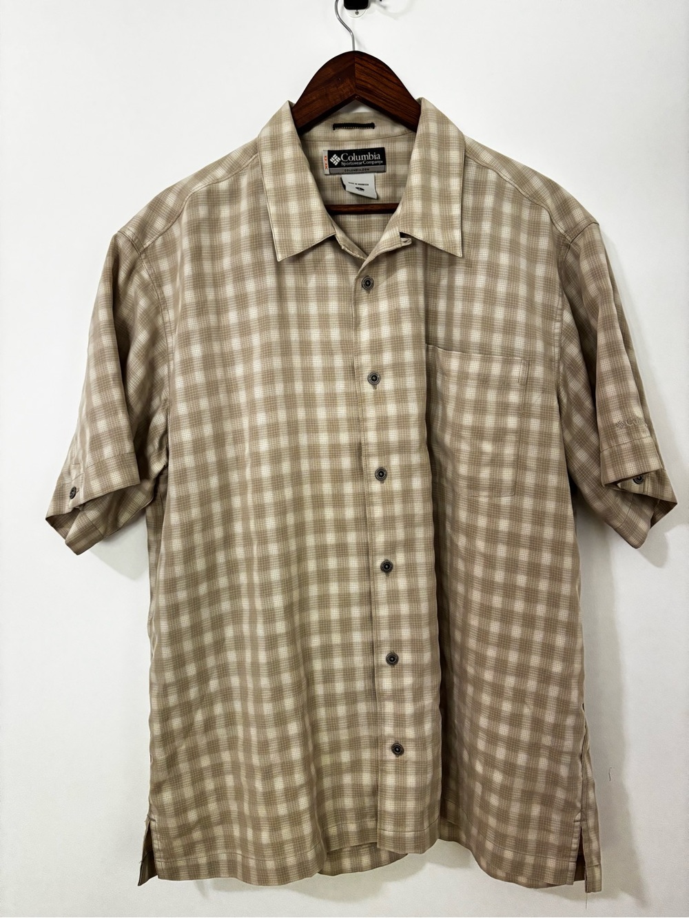 Columbia Titanium Men’s Large Beige Plaid Modal Short Sleeve Hiking Shirt